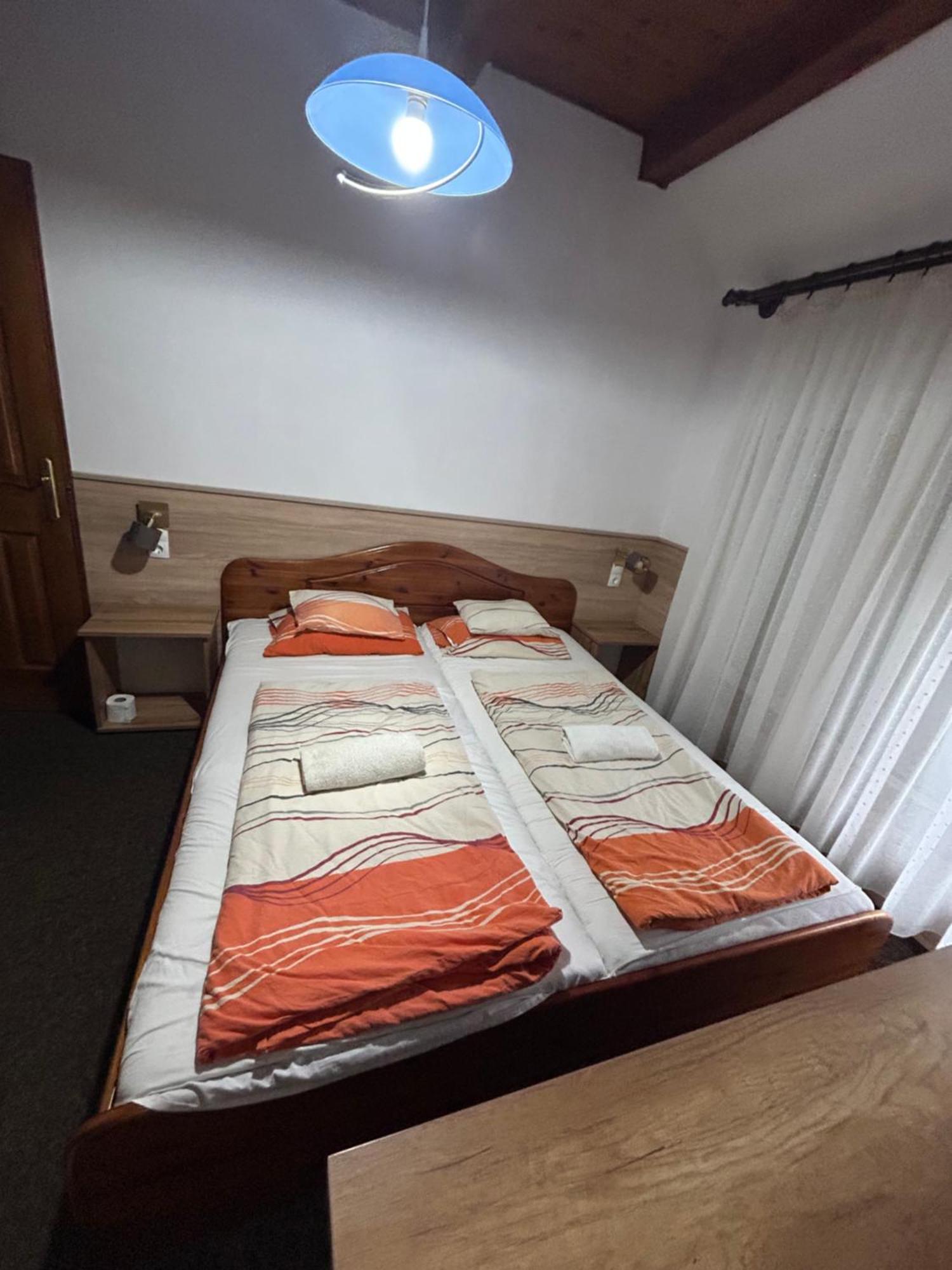 Rózsakert Panzió Hotel Nyíregyháza Exterior foto