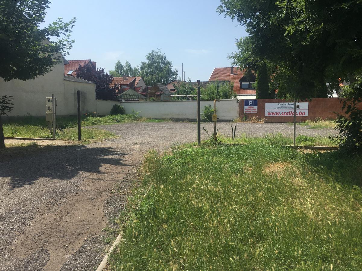 Rózsakert Panzió Hotel Nyíregyháza Exterior foto